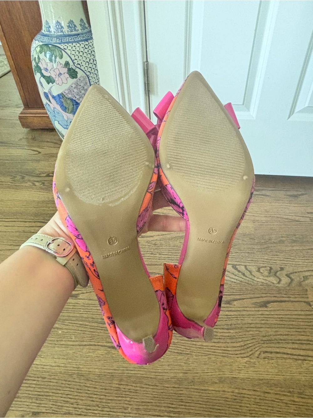 Betsey Johnson Hot Pink/Orange Floral Bowed Pumps - Picture 6 of 6